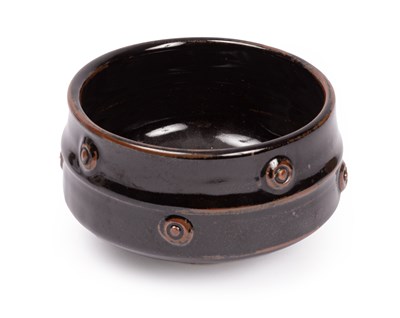 Lot 91 - David Leach (born 1939)