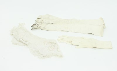 Lot 933 - Three pairs of gloves and a lace collar