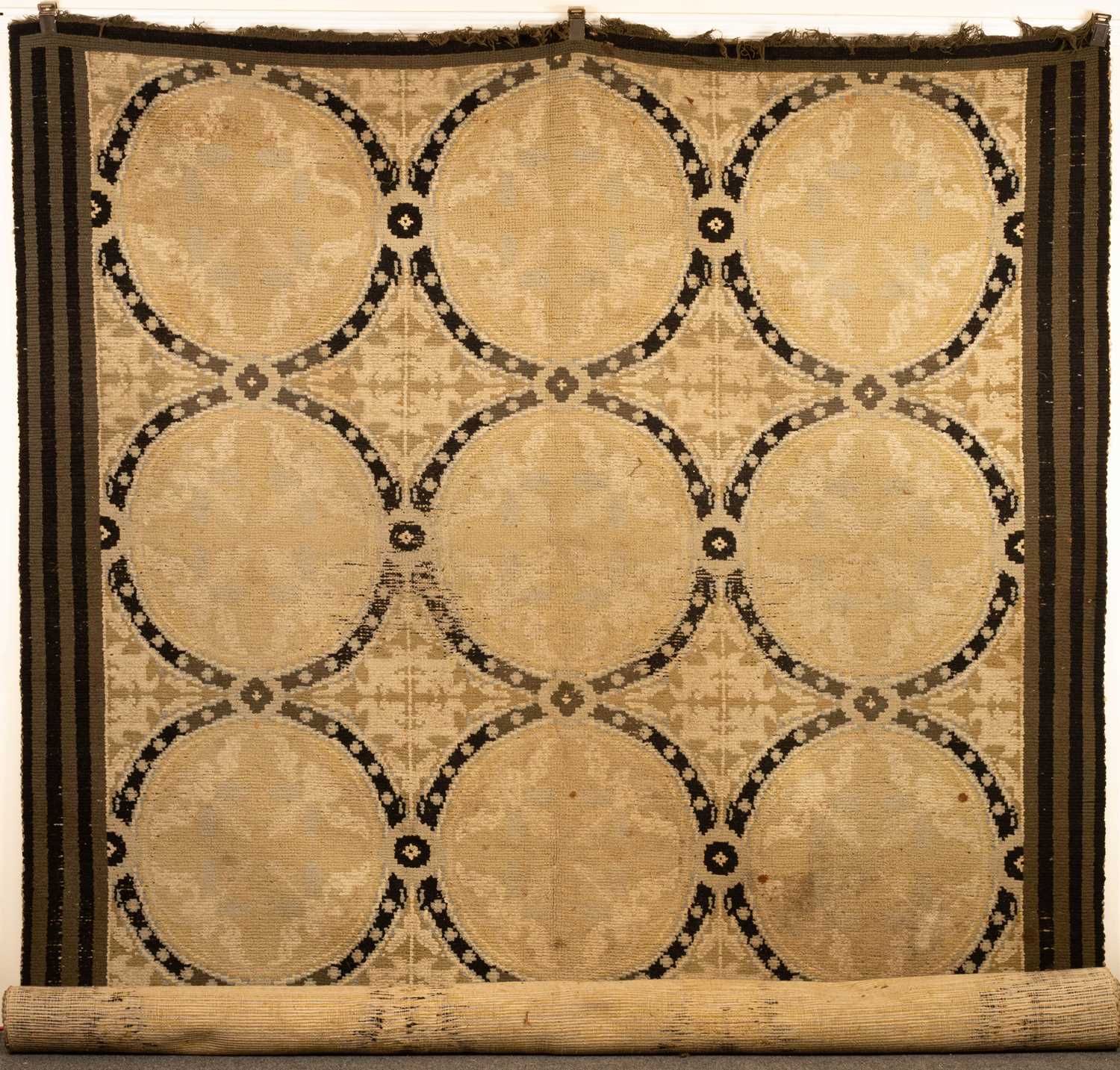 Lot 344 - A large Arts & Crafts design carpet