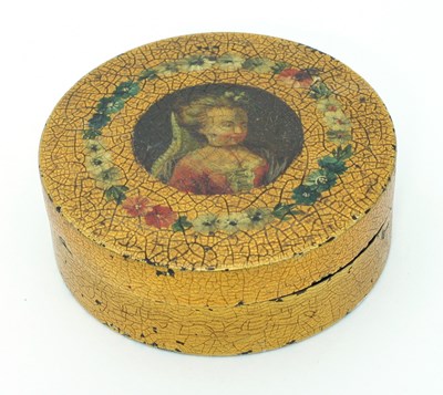 Lot 70 - A small Vernis Martin circular box, painted...
