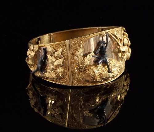 Lot 506 - An Australian 18ct gold panel bracelet,...