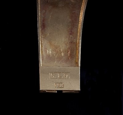 Lot 506 - An Australian 18ct gold panel bracelet,...