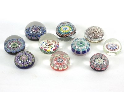 Lot 14 - A group of ten mainly Scottish glass...