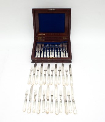 Lot 118 - A set of eighteen Victorian mother-of-pearl...