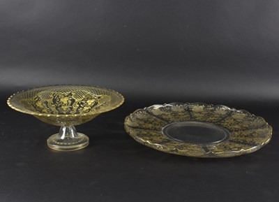 Lot 59 - A clear glass bowl and a similar dish,...