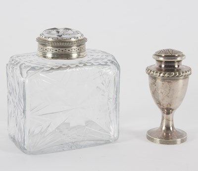 Lot 292 - A cut glass scent bottle, the circular cut...