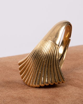 Lot 30 - A 1970s Cartier yellow gold cocktail ring