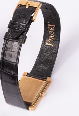 Lot 4 - A lady's 18k gold cased Piaget wristwatch