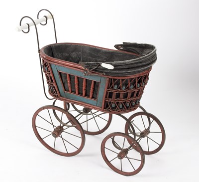 Lot 319 - A Victorian style dolls pram, 61cm long