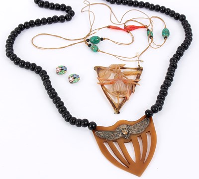 Lot 25 - Elizabeth Bronte, an Art Nouveau horn necklace,...