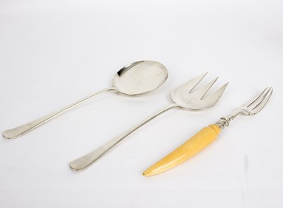 Lot 41 - A pair of mince pie servers, Walker & Hall,...