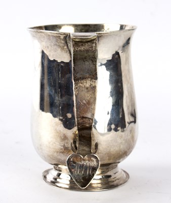 Lot 80 - A George III silver mug, William Sumner,...