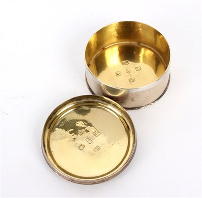 Lot 39 - An Irish silver and silver gilt box, William...