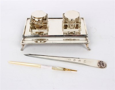 Lot 57 - A silver inkstand, Barker Bros., Chester 1923,...