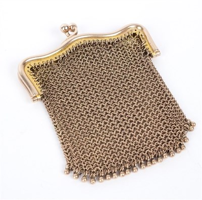 Lot 152 - A 9ct rose gold chain mesh purse,...