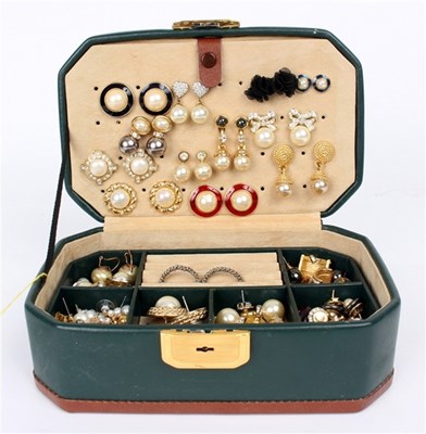 Lot 166 - A large quantity of costume earrings, ear...