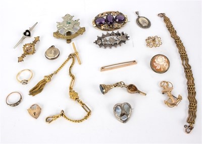 Lot 183 - A 9ct gold anchor brooch, a tie pin, various...