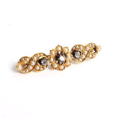 Lot 191 - A late Victorian split pearl and diamond bar...