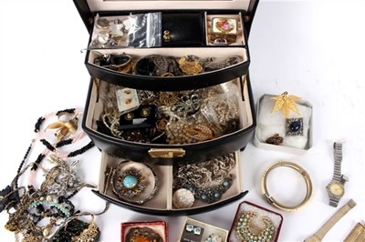Lot 193 - A quantity of costume jewellery including...