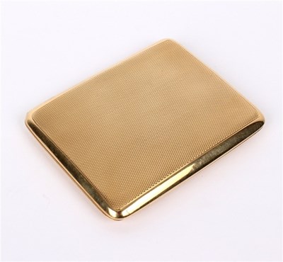 Lot 263 - A 9ct gold cased cigarette case, with...