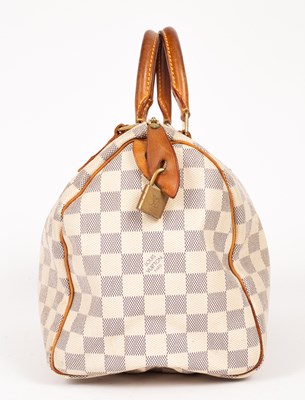 Lot 230 - A Louis Vuitton Paris 'Speedy' handbag