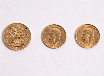 Lot 56 - An Edward VII gold sovereign, 1910 (drilled)...