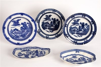 Lot 239 - A Thomas Wolfe Two Man Willow pattern tureen...