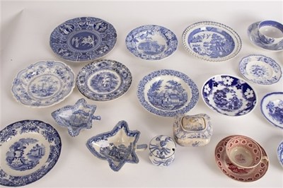 Lot 245 - A quantity of tea wares to include a teacup...