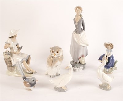 Lot 305 - Seven Lladro and Nao figures