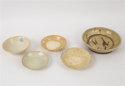 Lot 354 - A Dingyao dish, Liao/Song dynasty, incised...