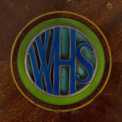 Lot 147 - A wooden cigarette box, the quarter veneered...