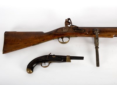 Lot 52 - A flintlock blunderbuss with steel barrel and...