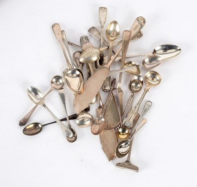Lot 99 - A set of six silver apostle teaspoons, George...