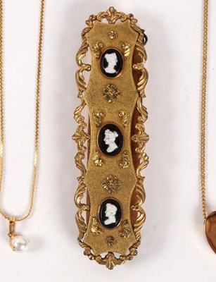 Lot 51 - Two pairs of 9ct gold earrings, approximately...