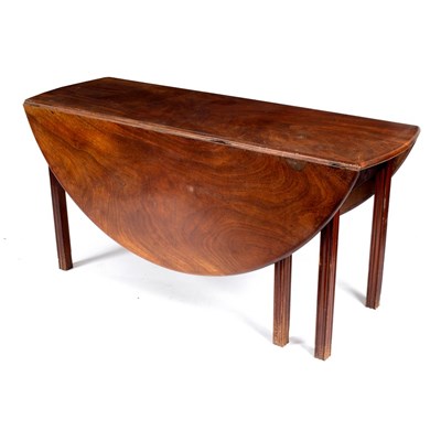 Lot 361 - A George III mahogany circular table, circa...