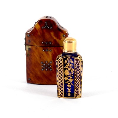 Lot 1010 - A Georgian tortoiseshell cased scent bottle,...