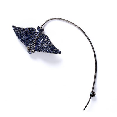 Lot 20 - Simon Harrison, Eagle Ray brooch, the back set...