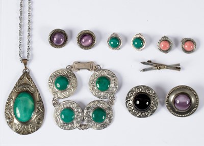 Lot 31 - An Arts & Crafts style pendant, by Prentice,...