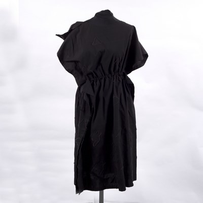 Lot 646 - An Issey Miyake Haat black cotton dress with...