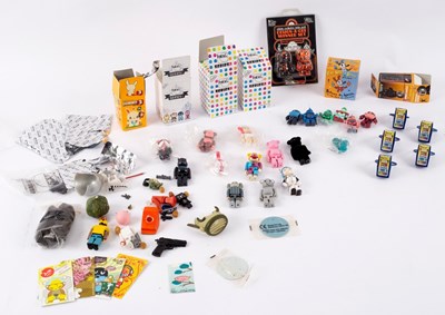Lot 835 - A box containing a quantity of loose figures...