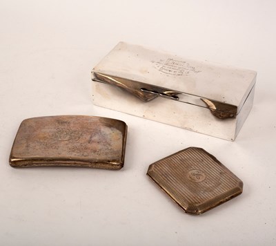 Lot 77 - An Edwardian silver cigarette box, R & D,...