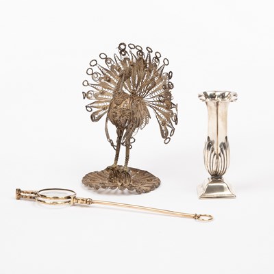 Lot 352 - A pair of gilt metal pince-nez with ring...