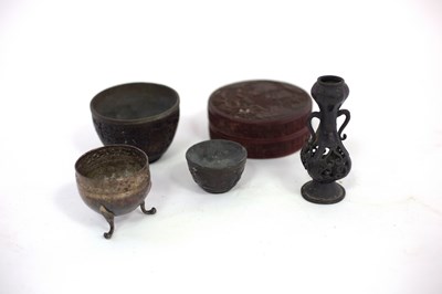 Lot 405 - Sundry Oriental items comprising Chinese...