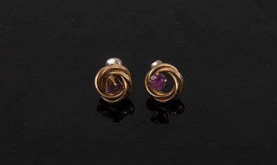 Lot 12 - A 9ct yellow gold and amethyst bracelet, set...