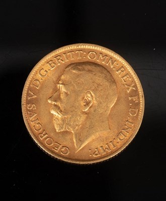 Lot 74 - A George V gold sovereign, 1915
