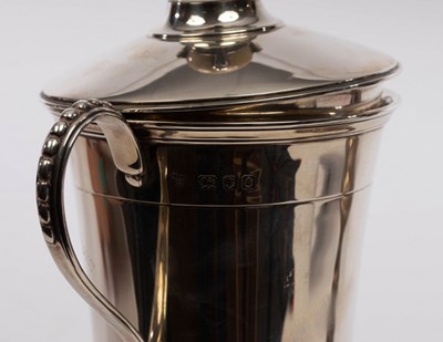 Lot 86 - A silver trophy cup and cover, Goldsmiths &...
