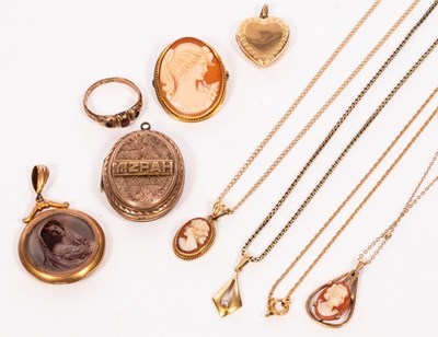 Lot 71 - A 9ct gold double-sided fob locket, a fine...