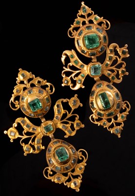Lot 177 - A pair of Iberian emerald ear pendants, set in...