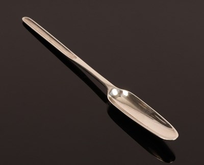 Lot 35 - A George II silver marrow scoop, Ebenezer...