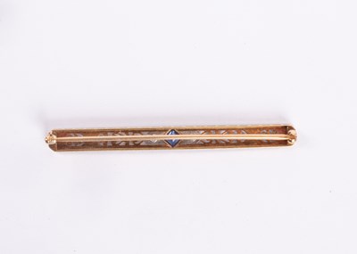 Lot 64 - An Edwardian style 14k yellow and white gold sapphire and diamond bar brooch